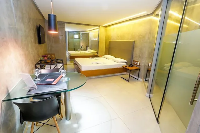 Raru's Hotel Via Costeira