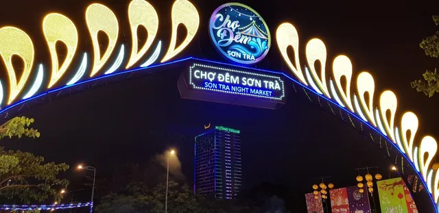 Son Tra Night Market