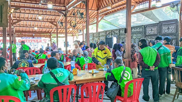 Seafood Kepiting Montok New & Gubuk Sunda