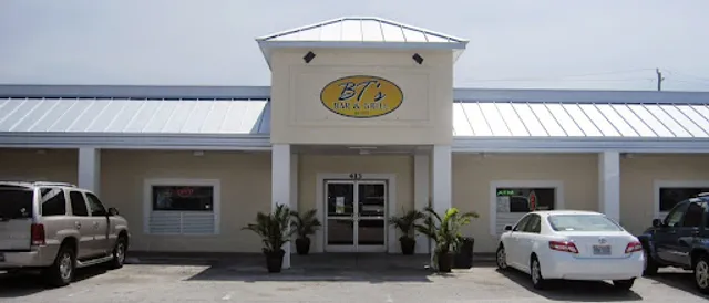 Beach Tavern at King Mackerels