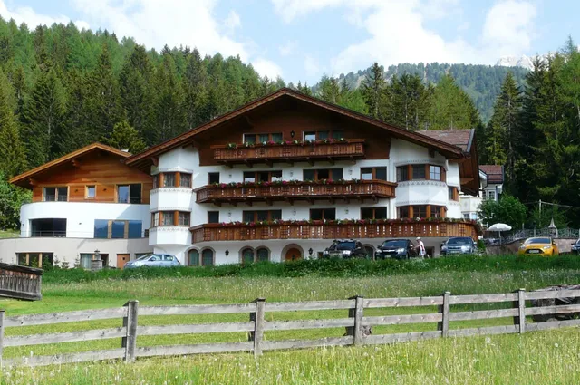 Garni Hotel Rosengarten