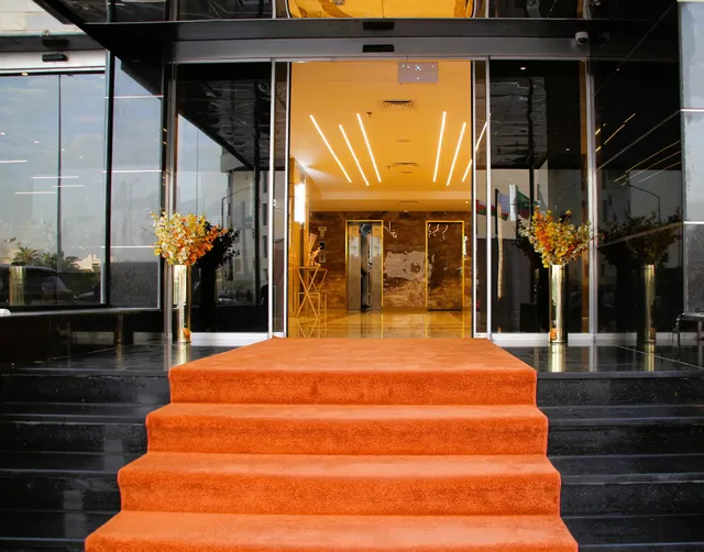 Plaza Athenee Hotel Kuwait