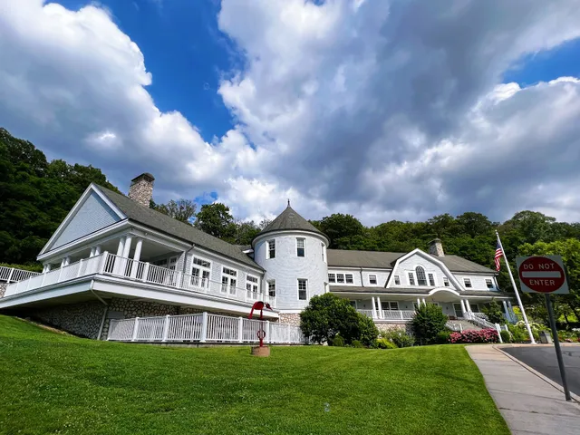 Cold Spring Harbor Library