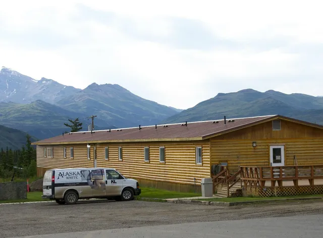 Denali Totem Inn