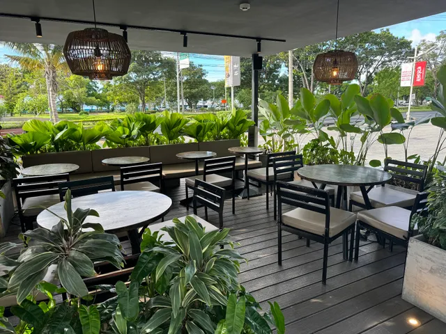 The Coffee Bean & Tea Leaf® | Balboa Boutiques