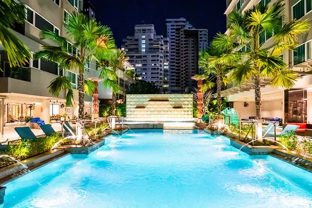 Novotel Living Bangkok Sukhumvit Legacy