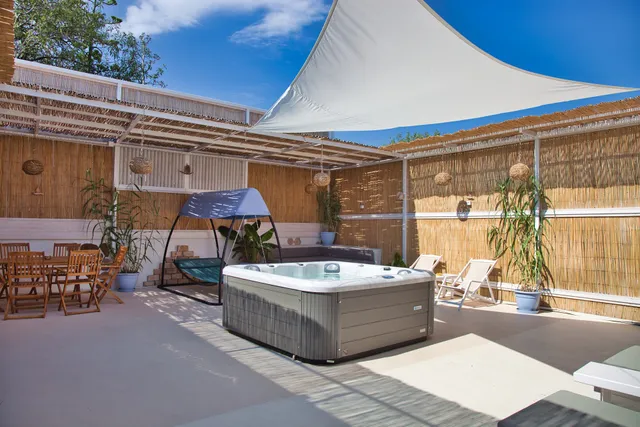 Porfyra Suite & Spa 1