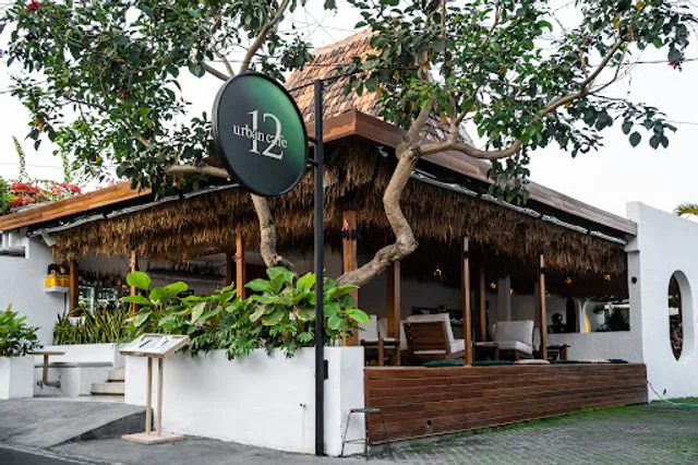 12 Urban Cafe - Breakfast & Dinner | Movie night | Cocktail Bar Canggu