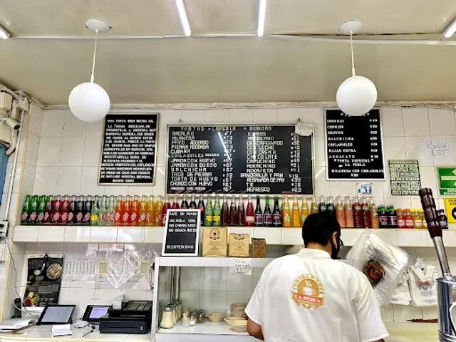 Tortas y Café La Perla