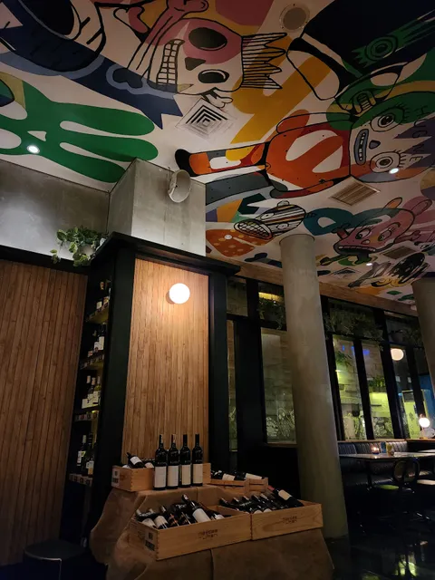 Double Chin Restaurant & Bar