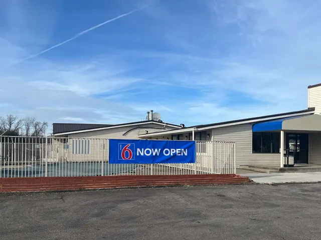 Motel 6 Cross Lanes, WV–Goff Mountain Rd