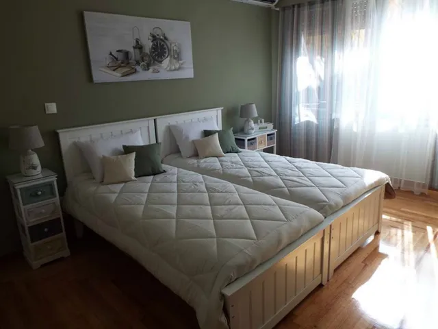 "Chez Violet" midterm rental (5months+)