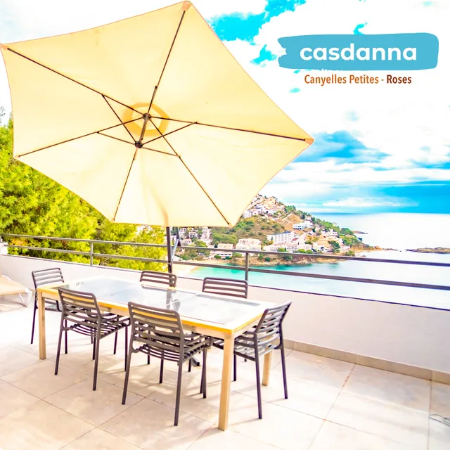 Casdanna Roses Apartments