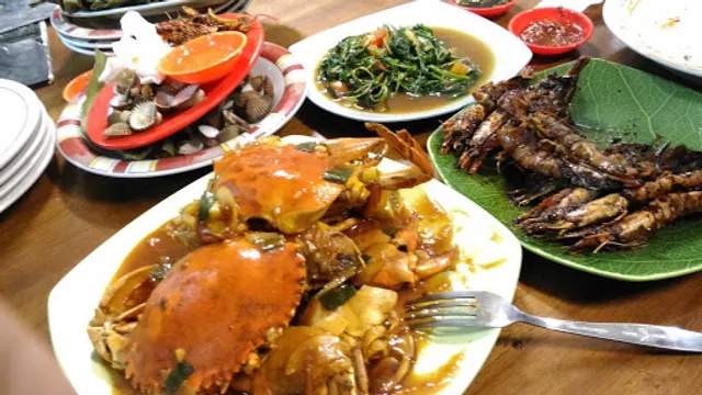 H. Moel Seafood Pusat Cirebon