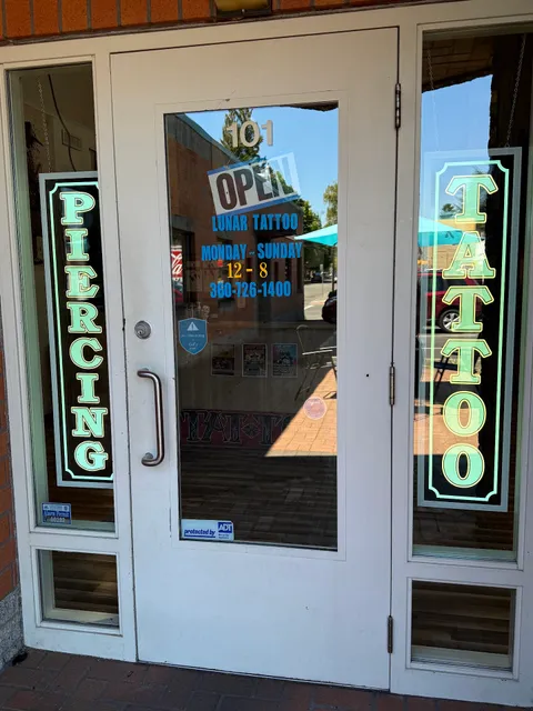 Lunar Tattoo & Piercing