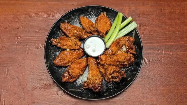 Pino's Pizza at O'Neill's Stadium Inn