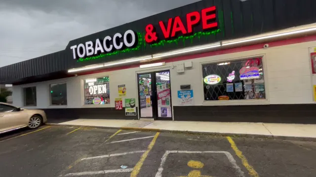 Trade Tobacco &vape Humidor