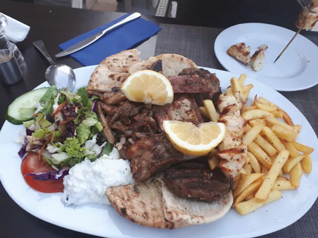 Tzatziki Greek Restaurant - Cafe Bar