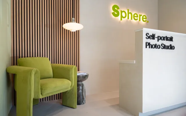 Sphere Self-Portrait Photo Studio