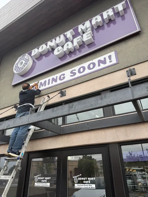 Donut Mart Café