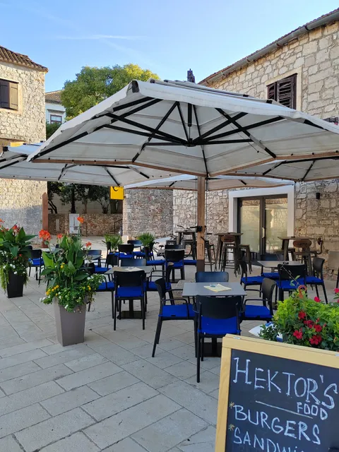 Hektor's Bar