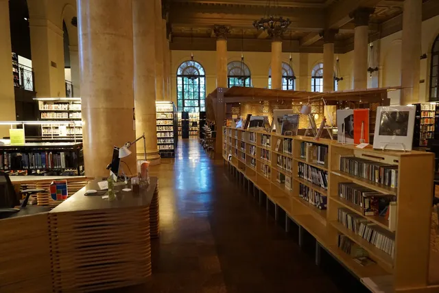 Fleet Library at RISD