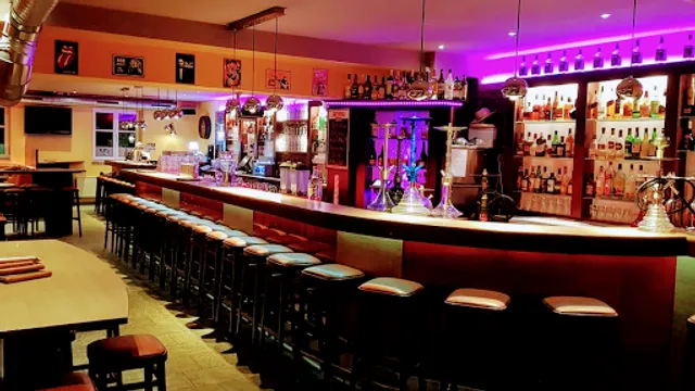 P2 Cocktail & Shishabar