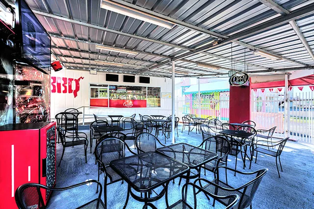 Al Carbon de Leña. Criollo Smokehouse