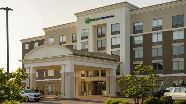 Holiday Inn Express & Suites North Bay by IHG
