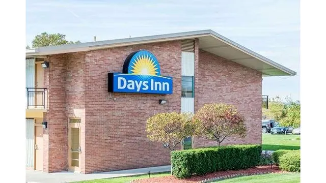 Days Inn by Wyndham Niles