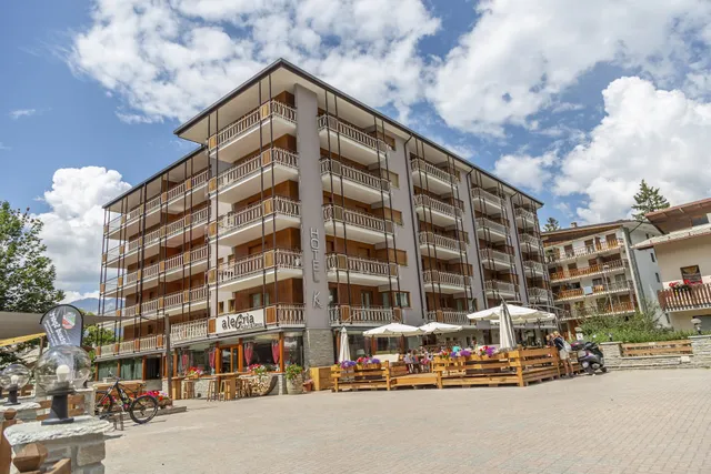 Hotel K2- Restaurant & Bar