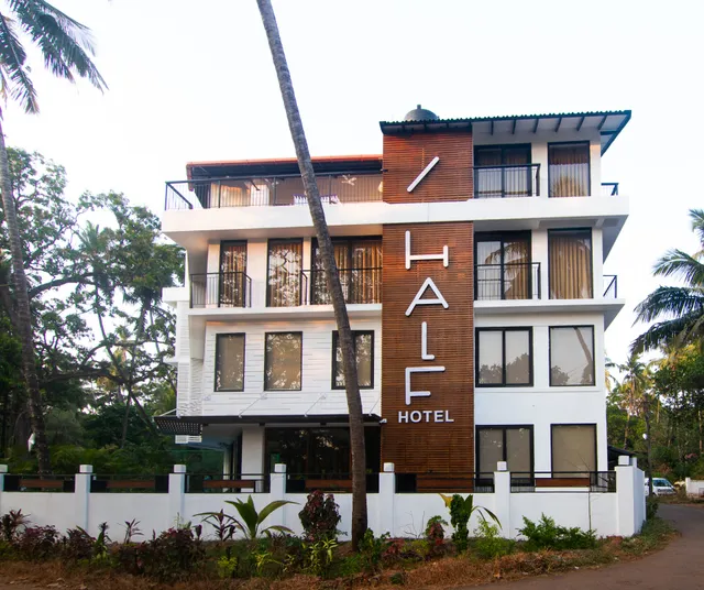 HALF Hotel, Calangute