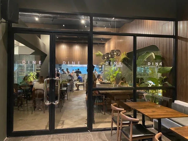 DINE Brunch + Bar