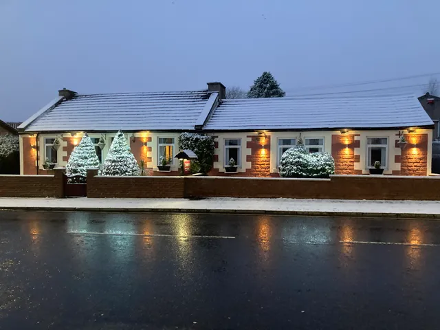 Shawlee Cottage Bed and Breakfast