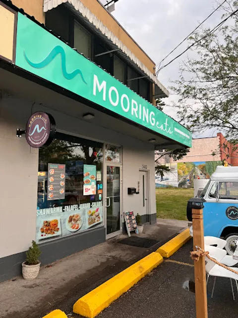 Mooring Eats Shawarma