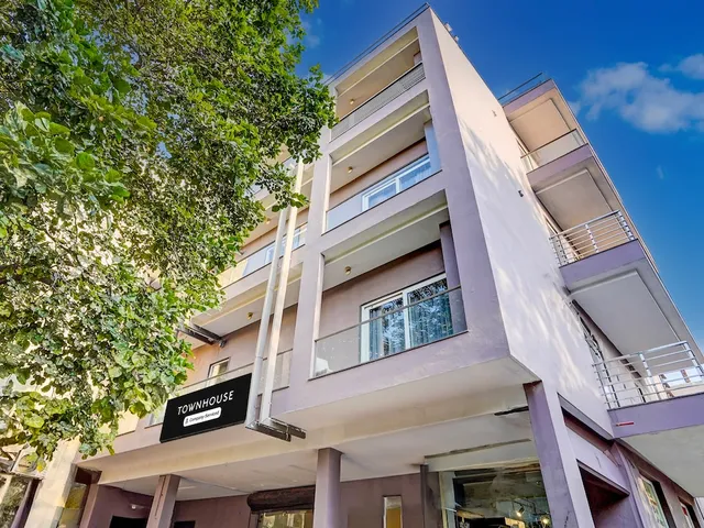 Super Townhouse Pitampura West Enclave