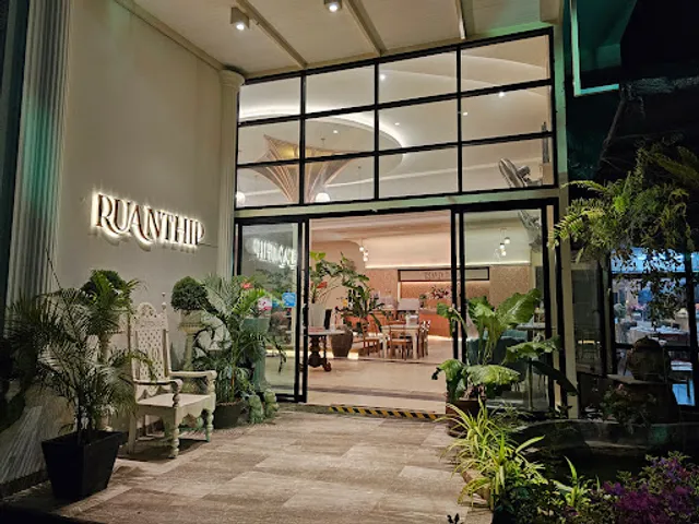 Ruanthip Bistro restaurant