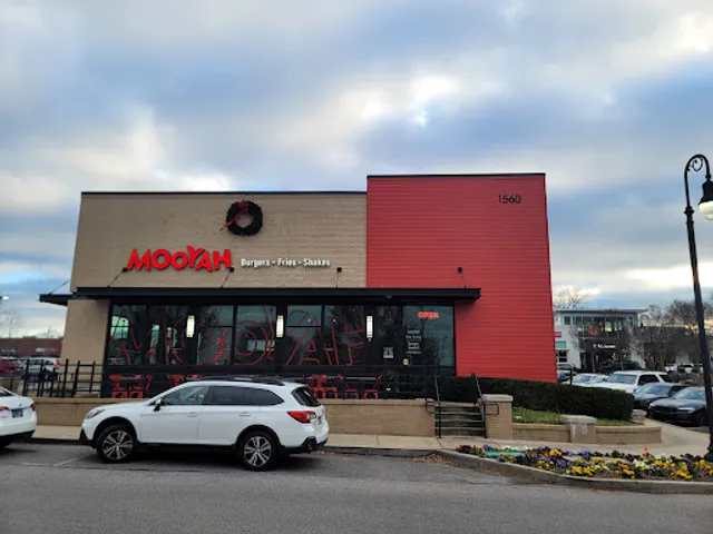 MOOYAH Burgers, Fries & Shakes