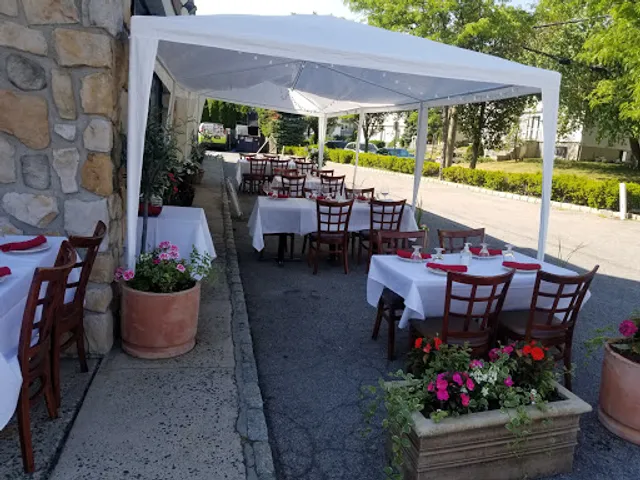 Spadaro Roman Kitchen