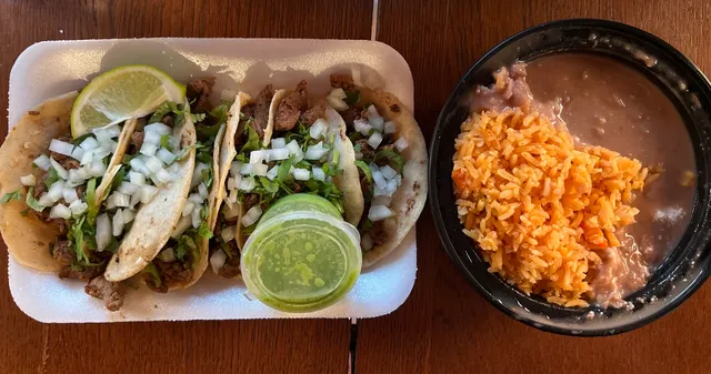 The Lake House Kitchen -Bowen Yard