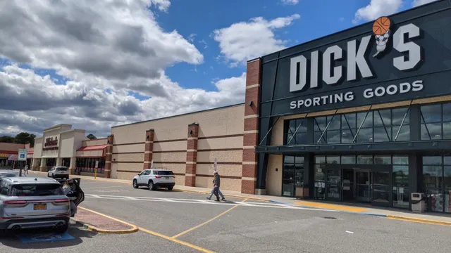 DICK'S Sporting Goods