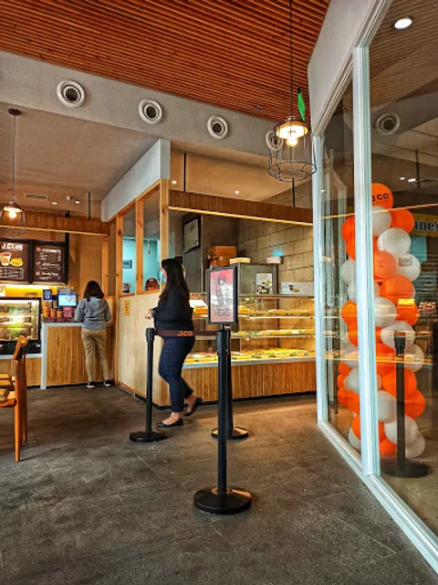 JCO Donuts & Coffee, Paseo Center