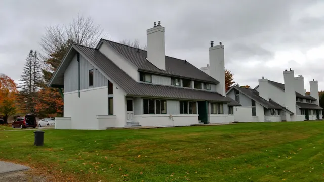 Village Green Unit At Stowe