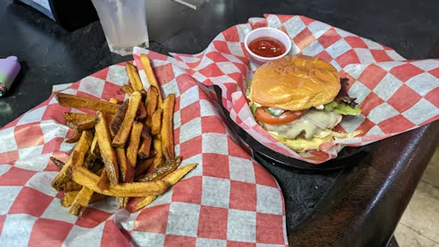The Canteen at 6th St.