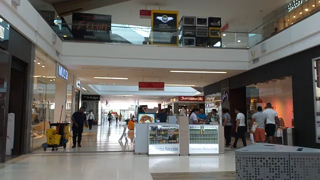 Centro Comercial Mall Plaza