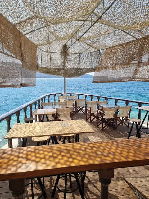 Kokkinos Vraxos Beach Bar