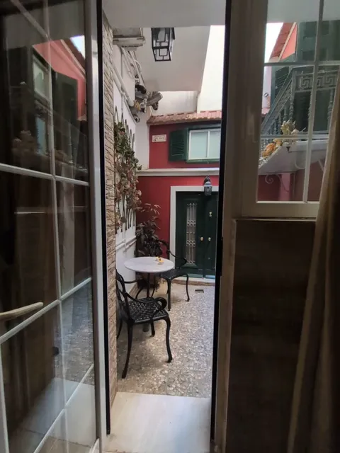 Marble House Hotel & Apartments