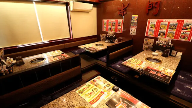 Akamon Suehirochoten