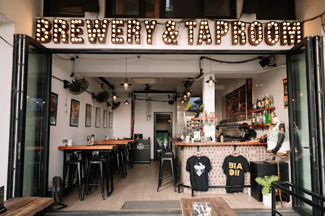7 Bridges Brewing Company Hanoi Taproom