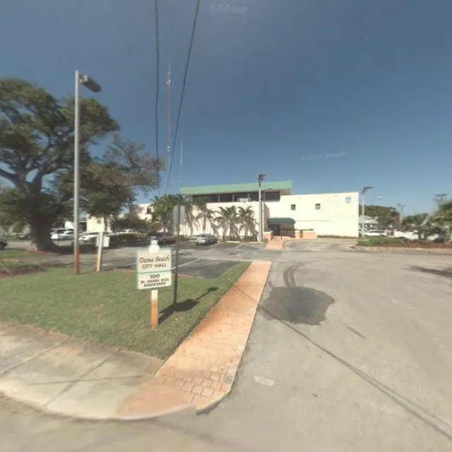 100 W Dania Beach Blvd